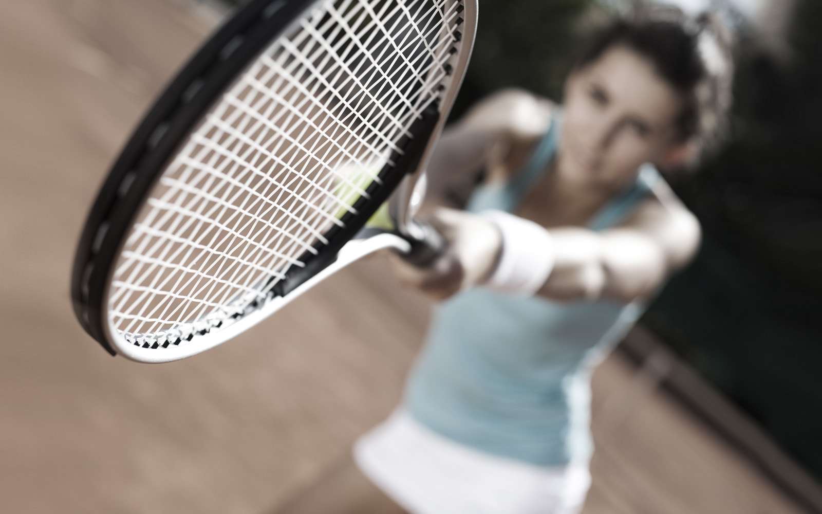 You can play tennis your. Девушка играет в теннис. Девушка играет в теннис фото. Девушка играет в теннис Сток. Теннисистка в полный рост.